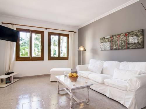 Mallorca Cala Ratjada Exklusives Luxus-Reihenhaus F727 nur 100 m vom Cala Agulla Strand entfernt, absolut ruhig direkt an der Uferpromenade gelegen, mit herrlichem Panorama-Meer-Küstenblick für 6-8 Pers. + Baby Wohntzimmer