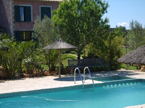 Mallorca Costix Inca Finca Can Pina Finca mit mehreren, verschiedenen Unterkünften und mit großem Pool Ansicht vom Pool
