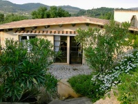Mallorca Manacor Porto Colom Finca Oase - Finca mit mehreren, verschiedenen Unterkünften und mit großem Pool für dreimal 2 Personen und einmal 4 Personen Aussenansicht Gästehaus