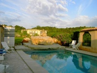 Mallorca Manacor Porto Colom Finca Oase - Finca mit mehreren, verschiedenen Unterkünften und mit großem Pool für dreimal 2 Personen und einmal 4 Personen andere Ansicht vom Pool
