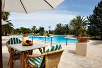 Mallorca Calonge Cala d'Or Finca-Hotel Sa Tanca des Garbello mit Pool, in ruhiger Lage inmitten unberührter Landschaft gelegen - mit 6 Apartments für 2 Pers., Zusatzbett möglich - incl. Frühstück, Mittagessen auch möglich Sitzbereich am Pool