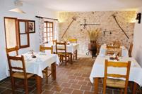 Mallorca Calonge Cala d'Or Finca-Hotel Sa Tanca des Garbello mit Pool, in ruhiger Lage inmitten unberührter Landschaft gelegen - mit 6 Apartments für 2 Pers., Zusatzbett möglich - incl. Frühstück, Mittagessen auch möglich Essbereich