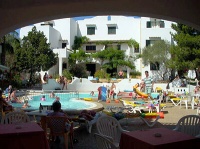 Mallorca Apartamentos Playa Ferrera Aparthotel mit Pool nahe dem Cala Ferrera Strand mit 1, 2 oder 3 Schlafzimmern für bis zu 8 Personen, mit Halbpension gegen Aufpreis Ansicht des Pools