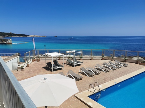 Mallorca Cala Ratjada Apartamento Vista al Mar mit Pool und herrlichem Meerblick in 1. Linie am Meer und der Uferpromenade für 4 Pers. Balkonaussicht